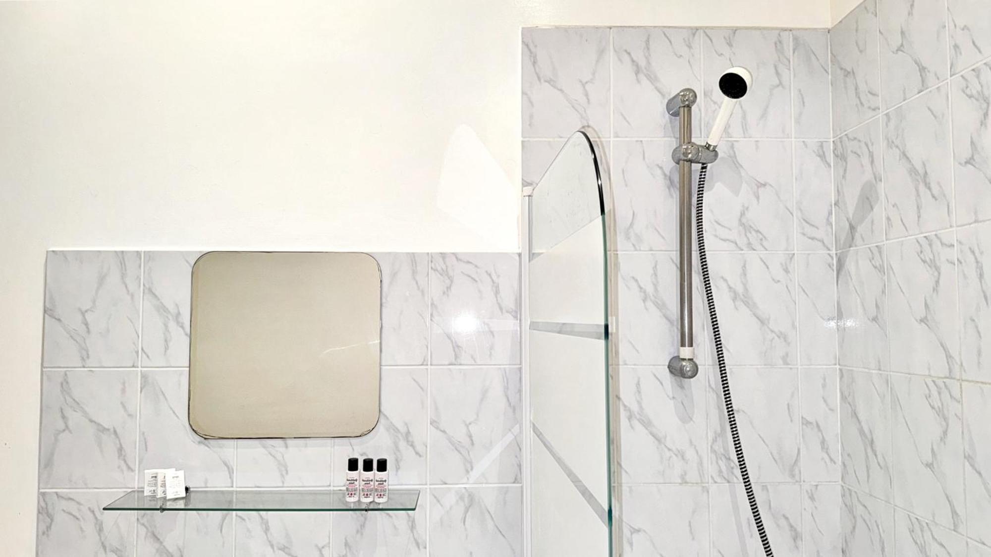 Suite Cinnabar Oullins Exterior foto